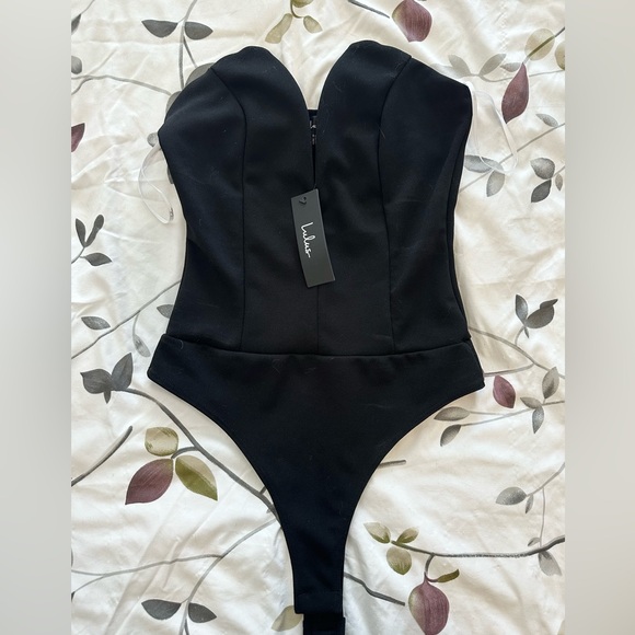 Lulus Babe Alert Black Notched Strapless Bodysuit - Size M - Picture 2 of 3